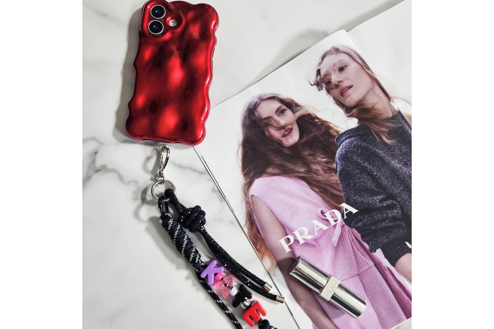 Limited Edition Crimson Red Bubble bubble phone case & Can..