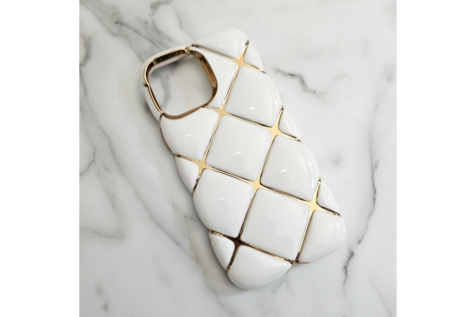 Shell White and Gold quilted Case
