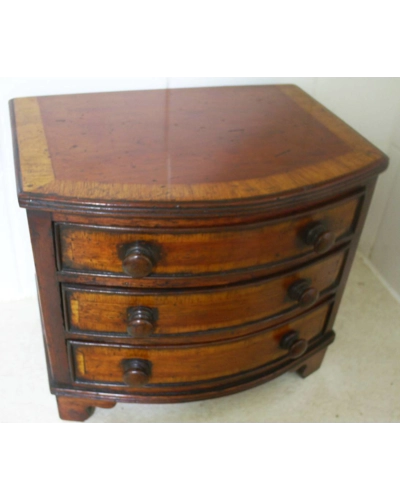 Georgian bowfront chest