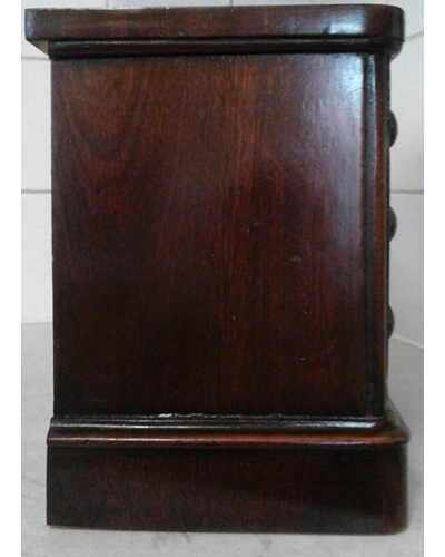Victorian chest in mahogany
