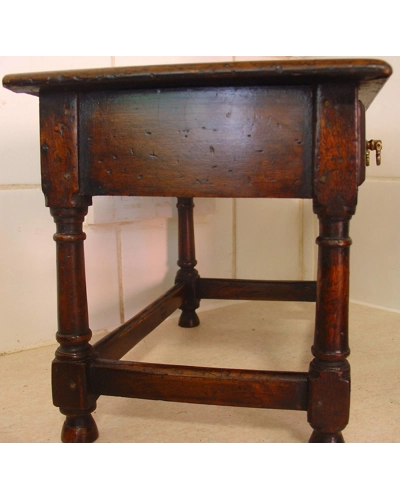 William and Mary country side table in cherry