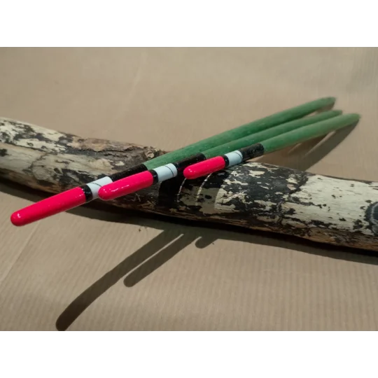 Medium-sized traditional quill-style floats for chub, tench and specimen roach fishing