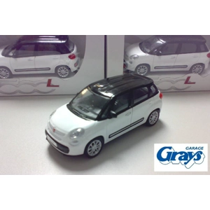 Fiat 500L Model Car