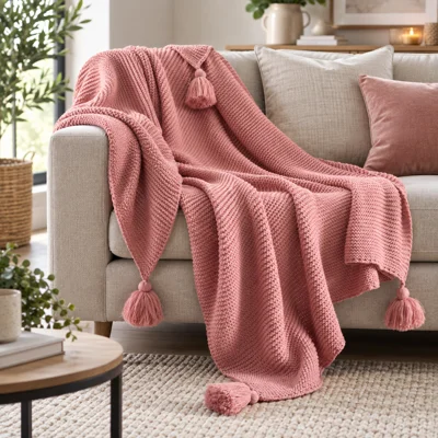 Knitted Throw with Tass..