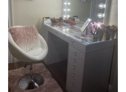 MUA-Vanity Salon Stool