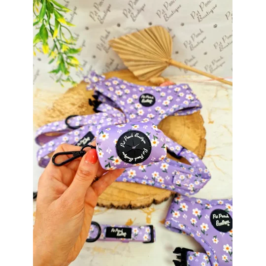 Lucky Little Lavender Daisies Poo Bag Holder