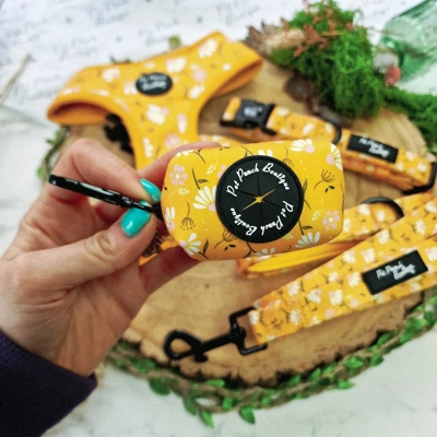 Sunshine Daisy Poo Bag Holder