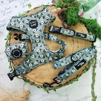 Green Meadow Daisy Poo Bag Holder