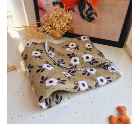 Green Meadow Daisy Fleece Dog Blanket