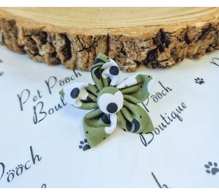 Green Meadow Daisy Flower Collar Attachment