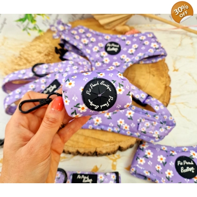 Lucky Little Lavender Daisies Poo Bag Holder