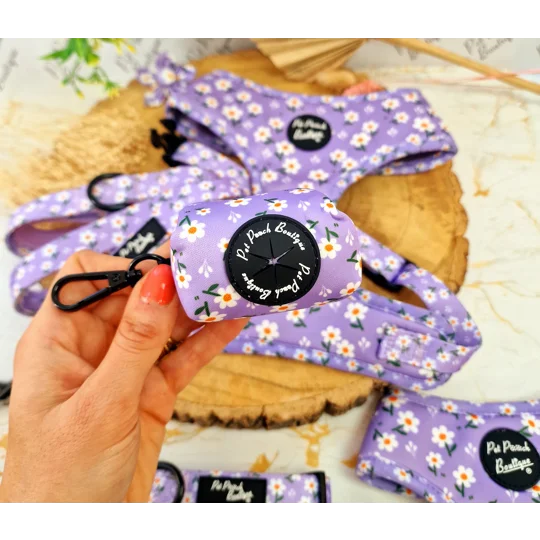 Lucky Little Lavender Daisies Poo Bag Holder