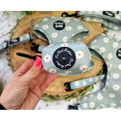 Pretty Little Pastel Green Daisies Dog Poo Bag Holder