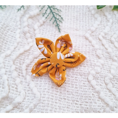 Sunshine Daisy Flower Collar Attachment Sunshine Daisy Flower Collar Attachment