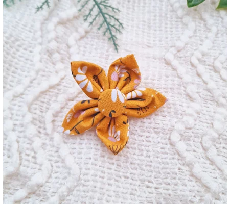 Sunshine Daisy Flower Collar Attachment