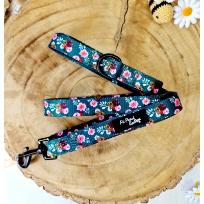 Vintage Clover Green Peonies Dog Lead - Reversible Vintage Clover Green Peonies Dog Lead - Reversible