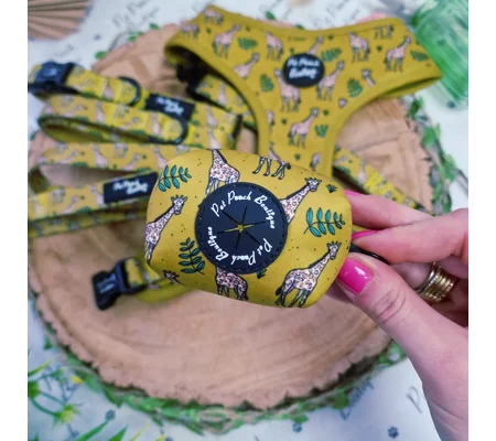 Wild Giraffe Poo Bag Holder
