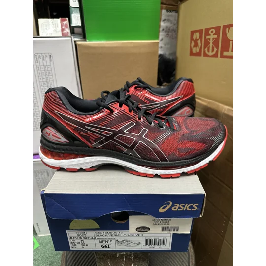 Asics Gel-Nimbus 19 Size 9UK- Black/Vermilion