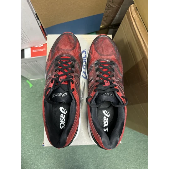 Asics Gel-Nimbus 19 Size 9UK- Black/Vermilion
