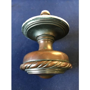 ORIGINAL VICTORIAN BRONZE CENTRE PULL