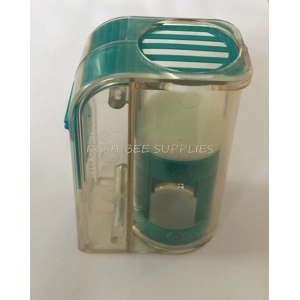 One Handed Queen Catcher