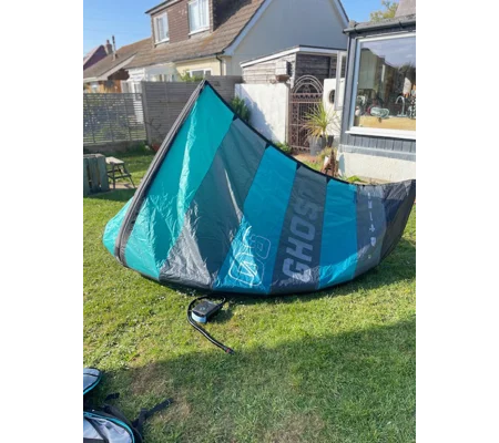 Slingshot Ghost 8m V1 in Pristine condition