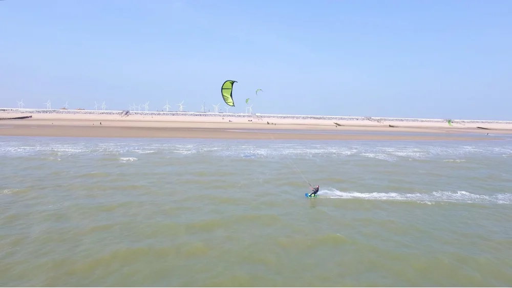 Kitesurfing at Camber Sands
