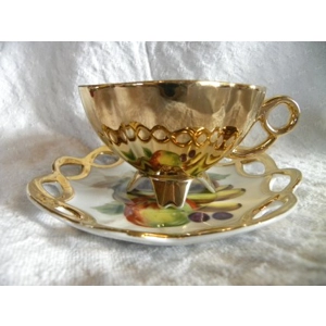 4 Footed Gold Lattice Bone China Tea Cup & Saucer
