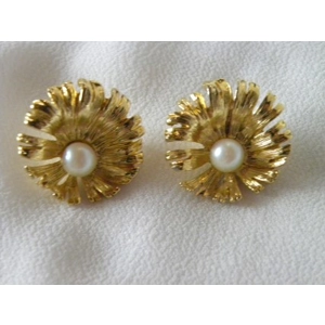 Gold Filled Pearl Earrings