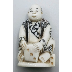Netsuke - Man with 2 Dice