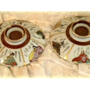 Japanese Porcelain Pair of Rice Bowl