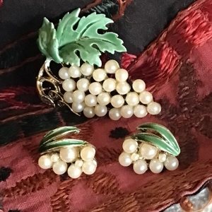 Vintage Enamel Leaf & Pearl Grape Cluster Gold Tone Brooch w/ Clip Earrings