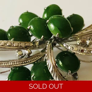 18kt White Gold Nephrite Brooch