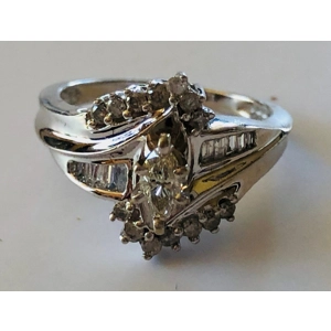 14kt White Gold Engagement Ring & Wedding Band Set