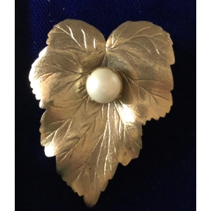 Pearl Gold Leaf Brooch