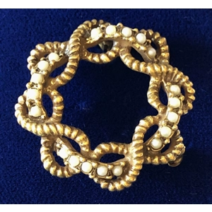Antique Pearl Wreath Brooch