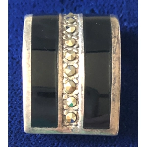 Rhinestone Pendant with 9 Crystals