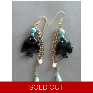 Vintage Carved Onyx Fish Earrings