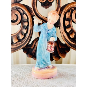 Wee Willie WInkie Royal Doulton Figurine