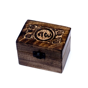 Aromatherapy Set - 6 Essential Oils and Hand Carved Box