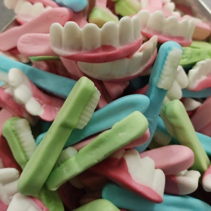 Fini Toothbrushes and Teeth - Toothbrush & Dentures Foam Gummy Sweets