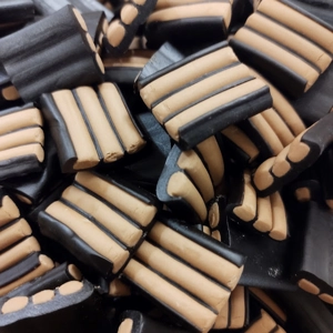 Maku Laku Liquorice Stripes Chocolate Cocoa Flavoured Striped Sweets