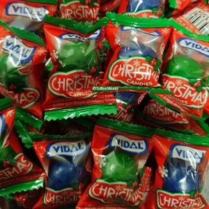 Vidal Tongue Painter Bubble Gum - Strawberry XMAS Bubblegum Balls