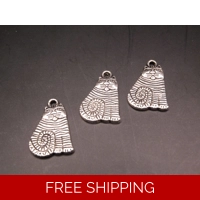 Antique effect silver toned Tabby..