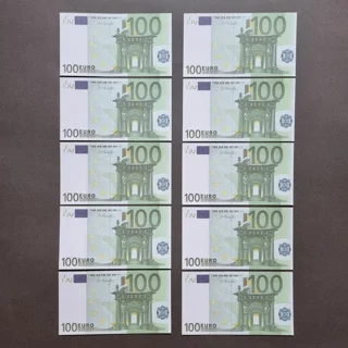 Movie banknotes 100 eur..
