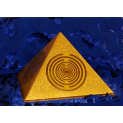 Πανίσχυρη (giant) χρυσή πυραμίδα για ευημερία και ευεξία, ..