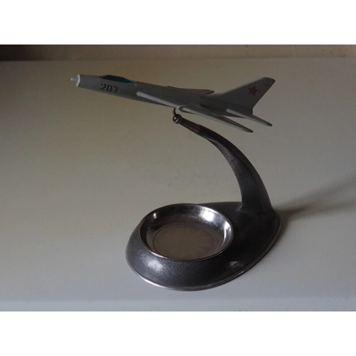 Soviet ussr Vintage souvenir in the shape of a MIG-17 iconic statue desk office space memorabilia