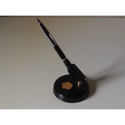 Soviet ussr Vintage  souvenir Lunik 2 Luna 2 rocket 1959 ink pen on a stand iconic statue desk