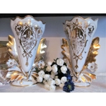 Wonderful pair of Paris vieux porcelain wedding flower vases late 19th century porcelain, France