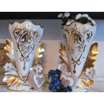 Wonderful pair of Paris vieux porcelain wedding flower vases late 19th century porcelain, France